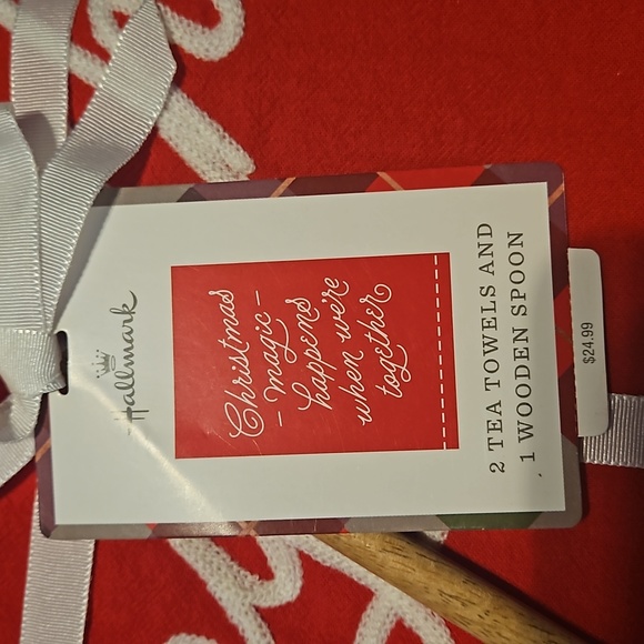 Kitchen Towels & Spoon Set - Picture 3 of 4